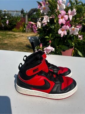 Nike court Mid2 Kids' Boy’s Red and Black High-Top Sneakers Size 1Y